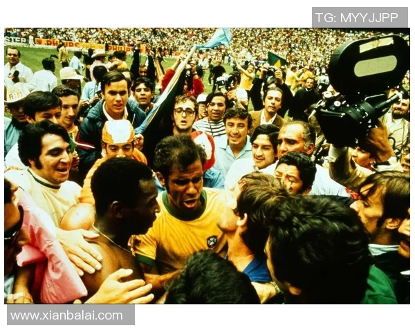 足球明星捧杯事件背后的真相揭秘及其对体育界的影响分析