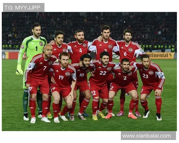 戴发带的足球明星们如何在赛场上展现个人风格与团队精神