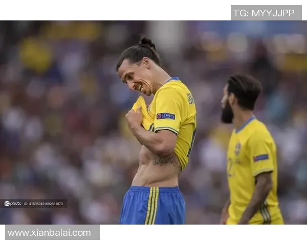 足球明星帅哥展现完美腹肌魅力瞬间尽显运动风采与健康生活方式 足球明星帅哥展现完美腹肌魅力瞬间尽显运动风采与健康生活方式